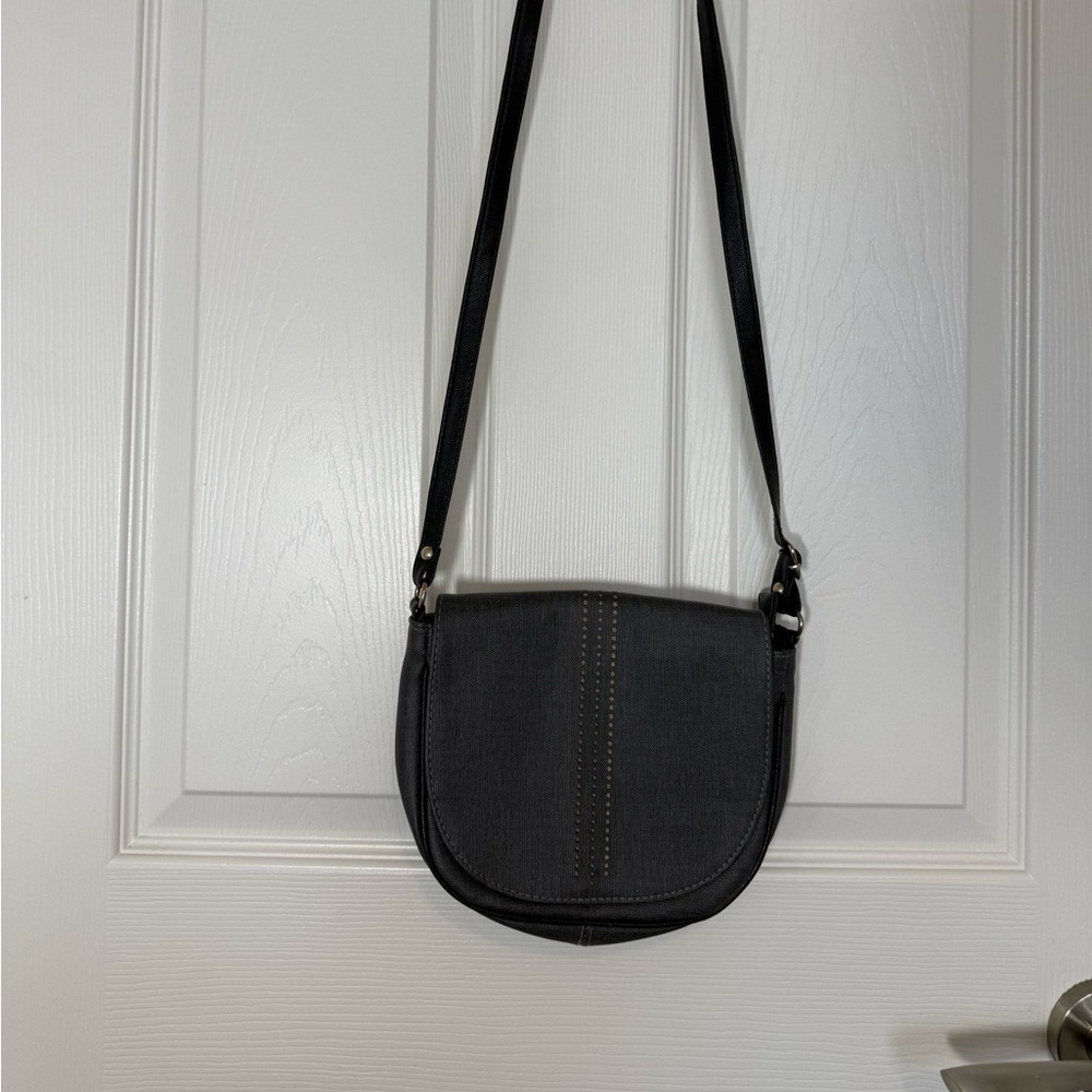 4/$20 Ardene Sleek Black Crossbody Bag - Picture 4 of 4